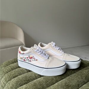 Vans Old Skool Platform Embroidered Floral Sneakers Womens 8.5 NEW